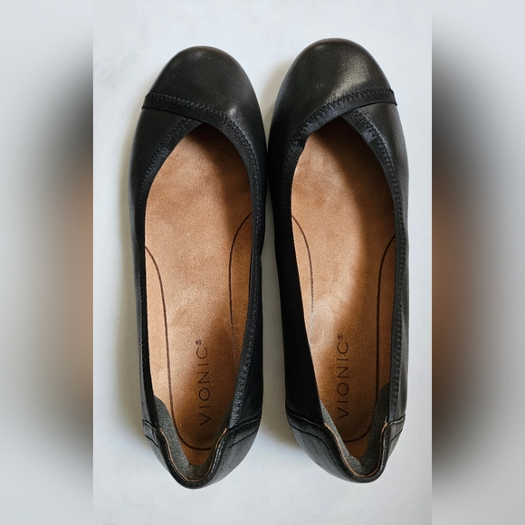 Vionic Caroll Women's Classic Black Flats - Picture 2 of 8